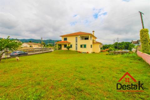 Moradia V5 situada em São Pedro do Sul, Viseu