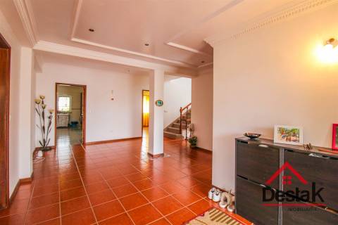 Moradia V5 situada em São Pedro do Sul, Viseu