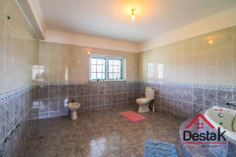 Moradia V5 situada em São Pedro do Sul, Viseu