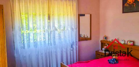 Moradia V5, situada na tranquila aldeia de Amoreira, em Sul