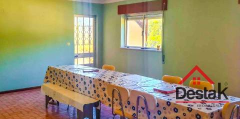 Moradia V5, situada na tranquila aldeia de Amoreira, em Sul