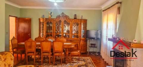 Moradia V5, situada na tranquila aldeia de Amoreira, em Sul