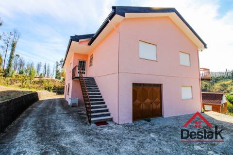 Moradia V5, situada na tranquila aldeia de Amoreira, em Sul