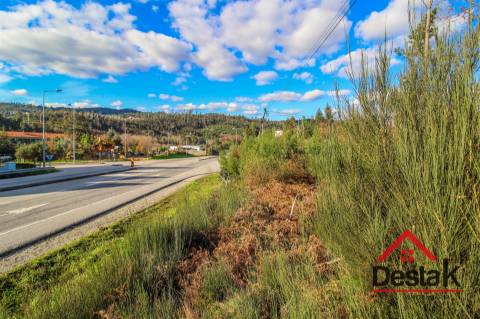 Terreno com viabilidade de construção em São Pedro do Sul