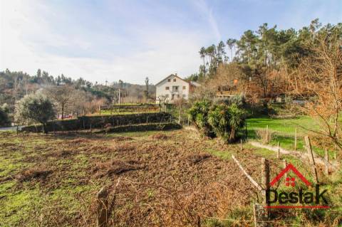 Terreno com uma área de 6000 m², sito às portas das Termas de São Pedro do Sul