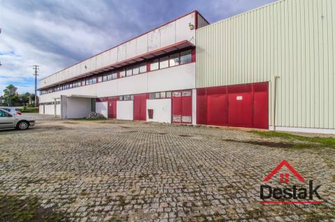 Pavilhão Industrial na Zona Industrial de Oliveira de Frades