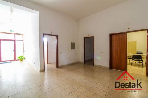 Pavilhão Industrial na Zona Industrial de Oliveira de Frades