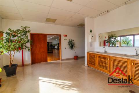 Pavilhão Industrial na Zona Industrial de Oliveira de Frades