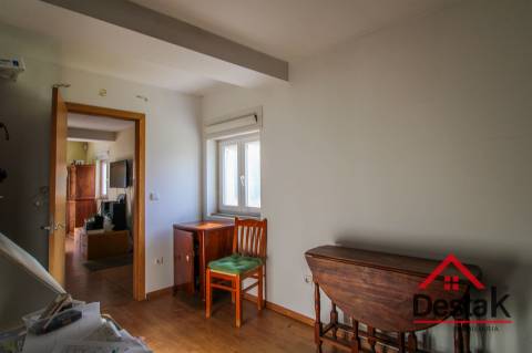 Moradia V2+2  com terreno de 1400 m2 em Moçâmedes, Vouzela