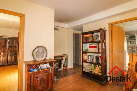 Moradia V2+2  com terreno de 1400 m2 em Moçâmedes, Vouzela