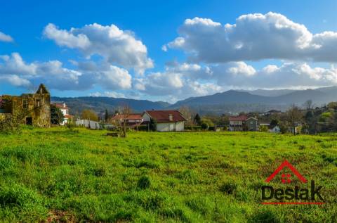 Terreno Urbano em zona nobre de São Pedro do Sul