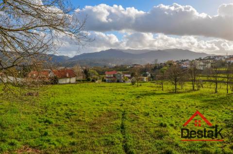 Terreno Urbano em zona nobre de São Pedro do Sul