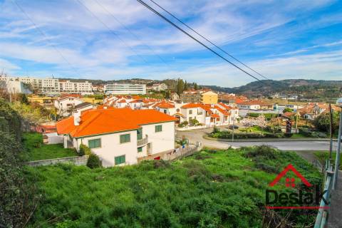 Lote de terreno para construção com 600 m² no centro da cidade