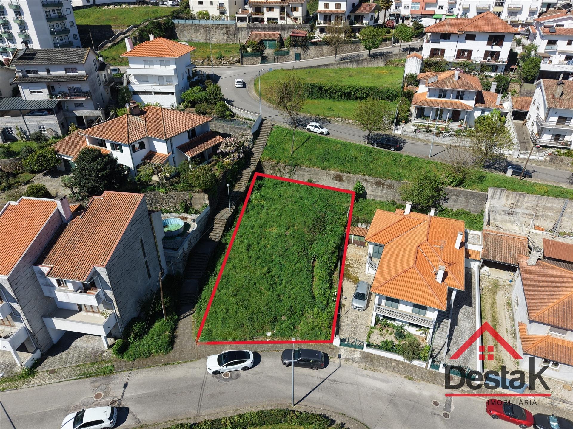 Lote de terreno para construção com 600 m² no centro da cidade