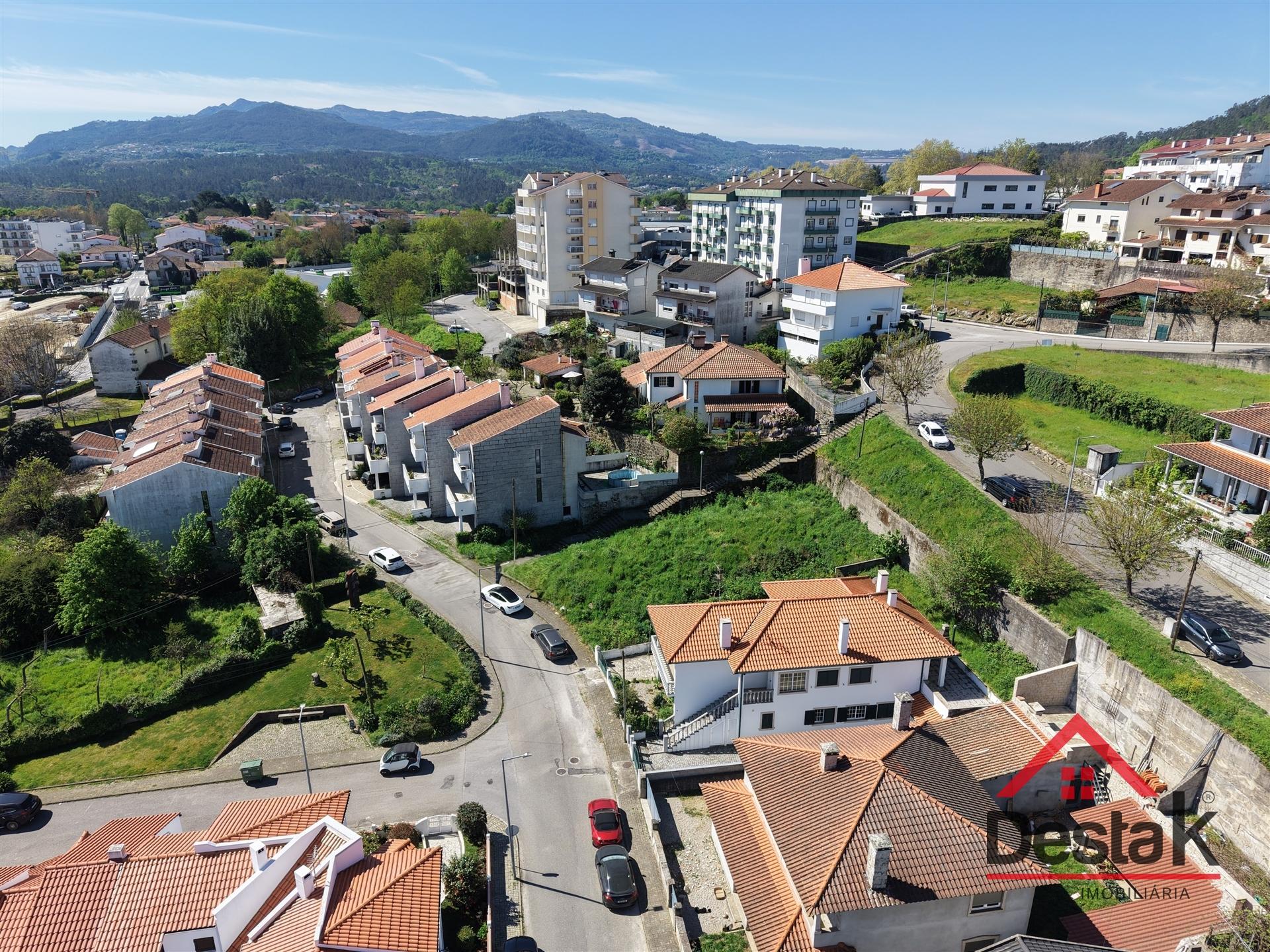 Lote de terreno para construção com 600 m² no centro da cidade