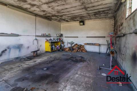 Oficina totalmente equipada para venda em São Pedro do Sul