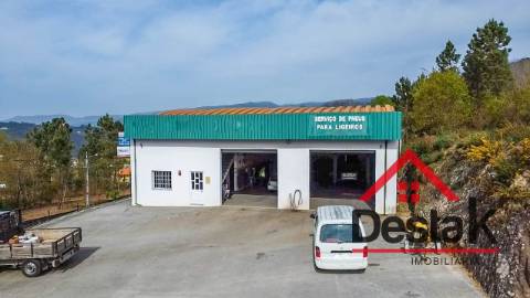 Oficina totalmente equipada para venda em São Pedro do Sul