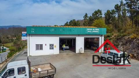 Oficina totalmente equipada para venda em São Pedro do Sul