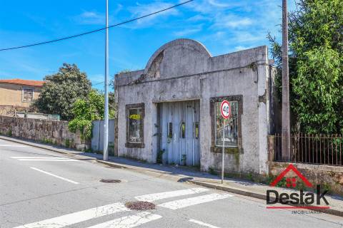 Terreno para venda com uma área de 583 m², situado na freguesia de Leça do Balio