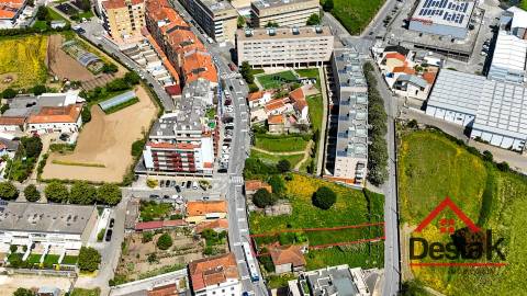 Terreno para venda com uma área de 583 m², situado na freguesia de Leça do Balio