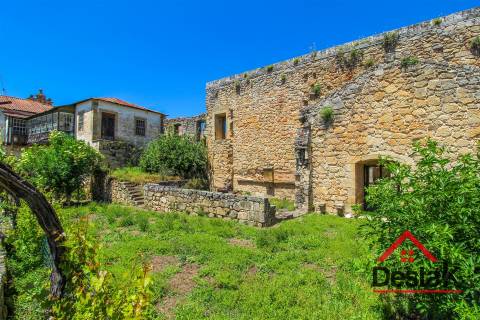 Quinta Histórica para venda em Tarouca
