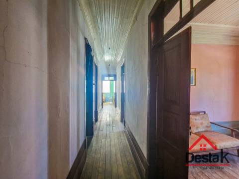 Prédio para venda em Moimenta da Beira