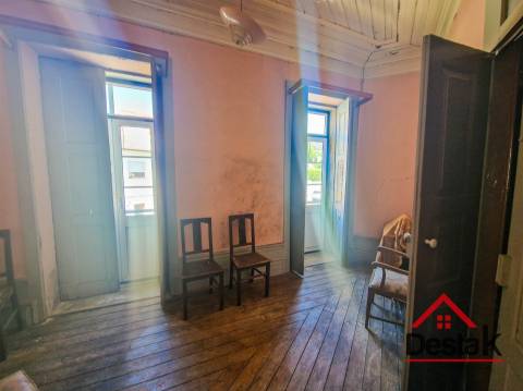 Prédio para venda em Moimenta da Beira