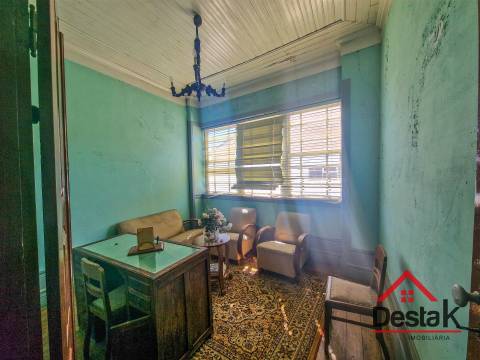 Prédio para venda em Moimenta da Beira