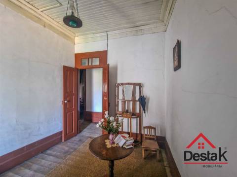 Prédio para venda em Moimenta da Beira