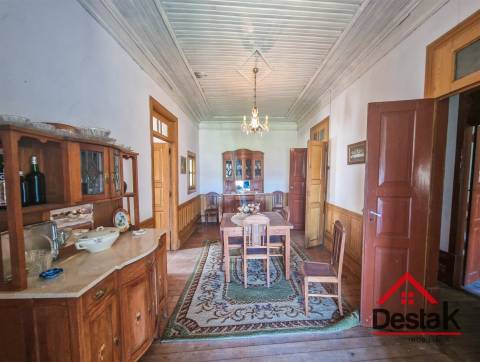 Prédio para venda em Moimenta da Beira