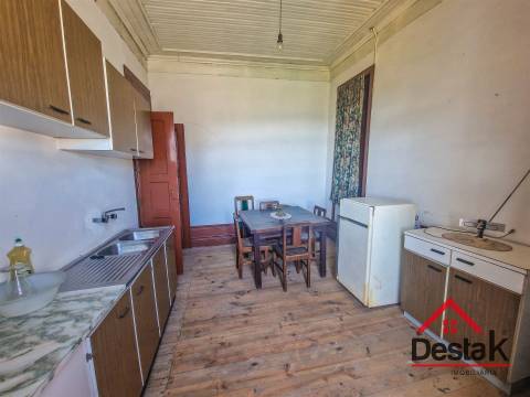 Prédio para venda em Moimenta da Beira