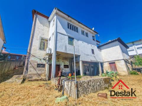 Prédio para venda em Moimenta da Beira