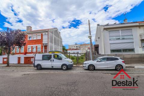 Terreno para construção situado na zona de S. Mamede