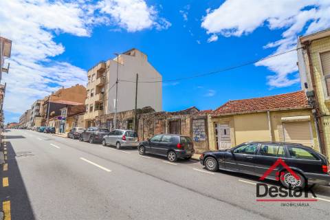 Excelente Terreno p/ Construção a 350 m do Amial