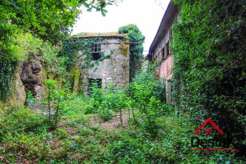 Moradia Isolada V3 para remodelar em Oliveira de Frades