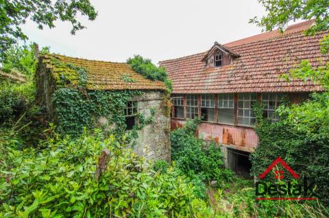 Moradia Isolada V3 para remodelar em Oliveira de Frades