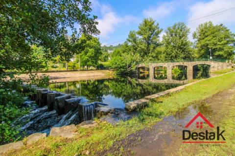 Pomar nas margens do Rio Sul, para venda