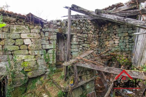 Moradia para reconstrução em Vouzela