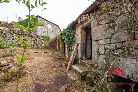 Moradia para reconstrução em Vouzela