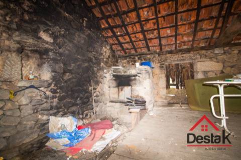 Moradia para reconstrução em Vouzela