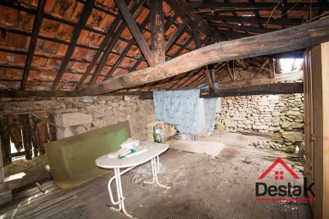 Moradia para reconstrução em Vouzela