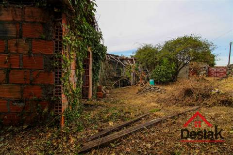 Moradia para reconstrução em Vouzela