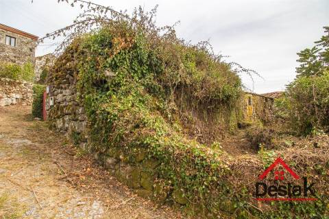 Moradia para reconstrução em Vouzela