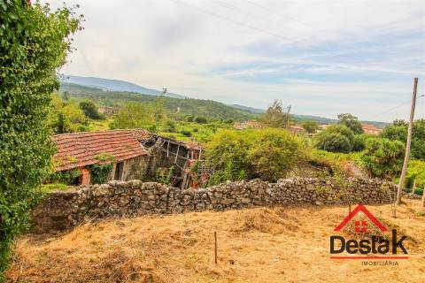 Moradia para reconstrução em Vouzela