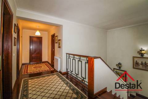 Moradia V5 situada em  São Pedro do Sul Viseu