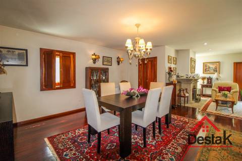 Moradia V5 situada em  São Pedro do Sul Viseu