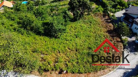 Terreno de 900 m² em Castro Daire