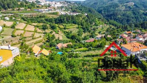 Terreno de 900 m² em Castro Daire