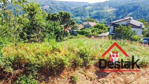 Terreno de 900 m² em Castro Daire