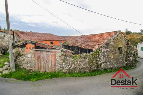 Moradia para restaurar em Carvalhais